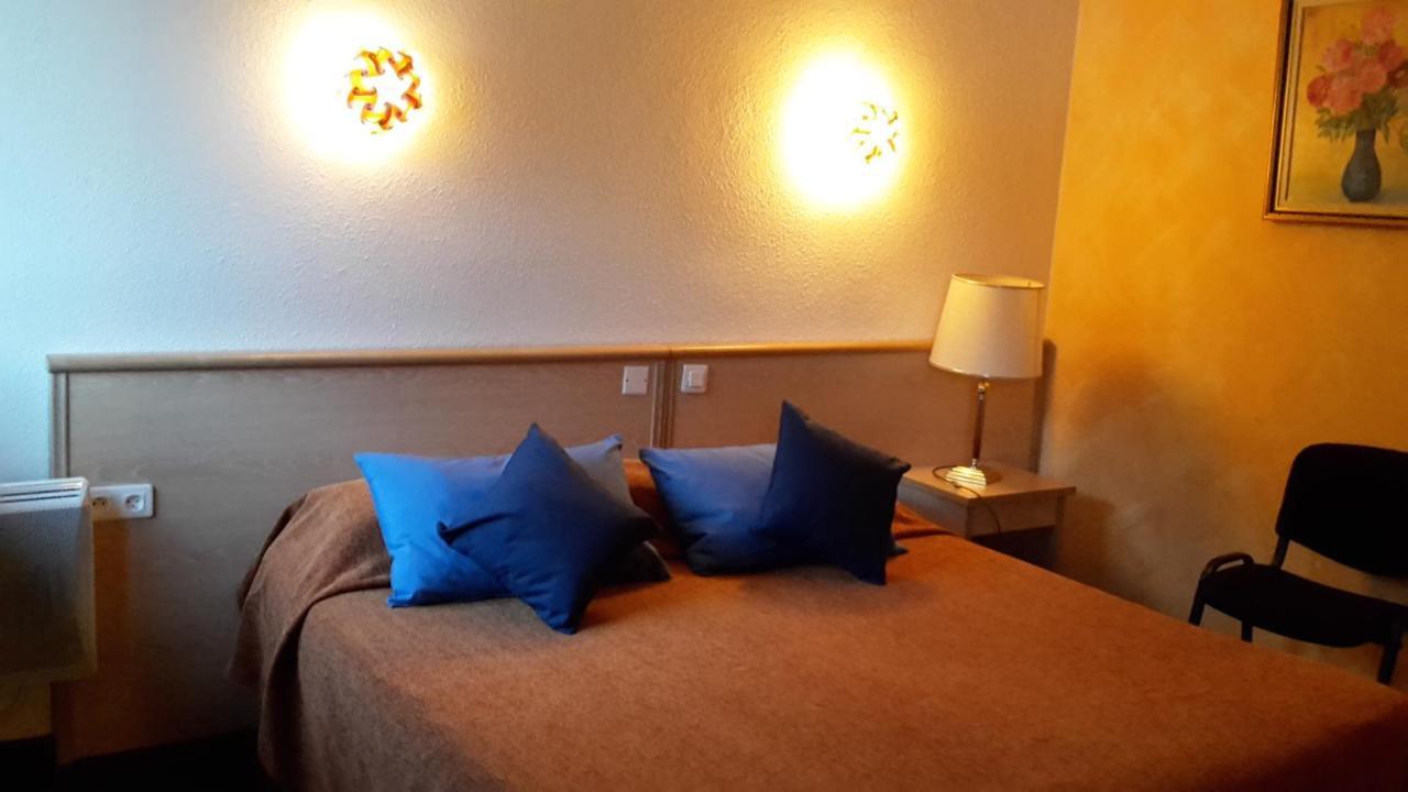 Hotel Saint Jean Montclar  Exteriör bild