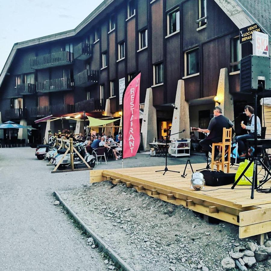 Hotel Saint Jean Montclar  Exteriör bild